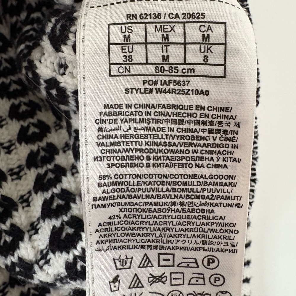 Guess Black and White Cowl Neck Sweater SZ: US M - Picture 4 of 7